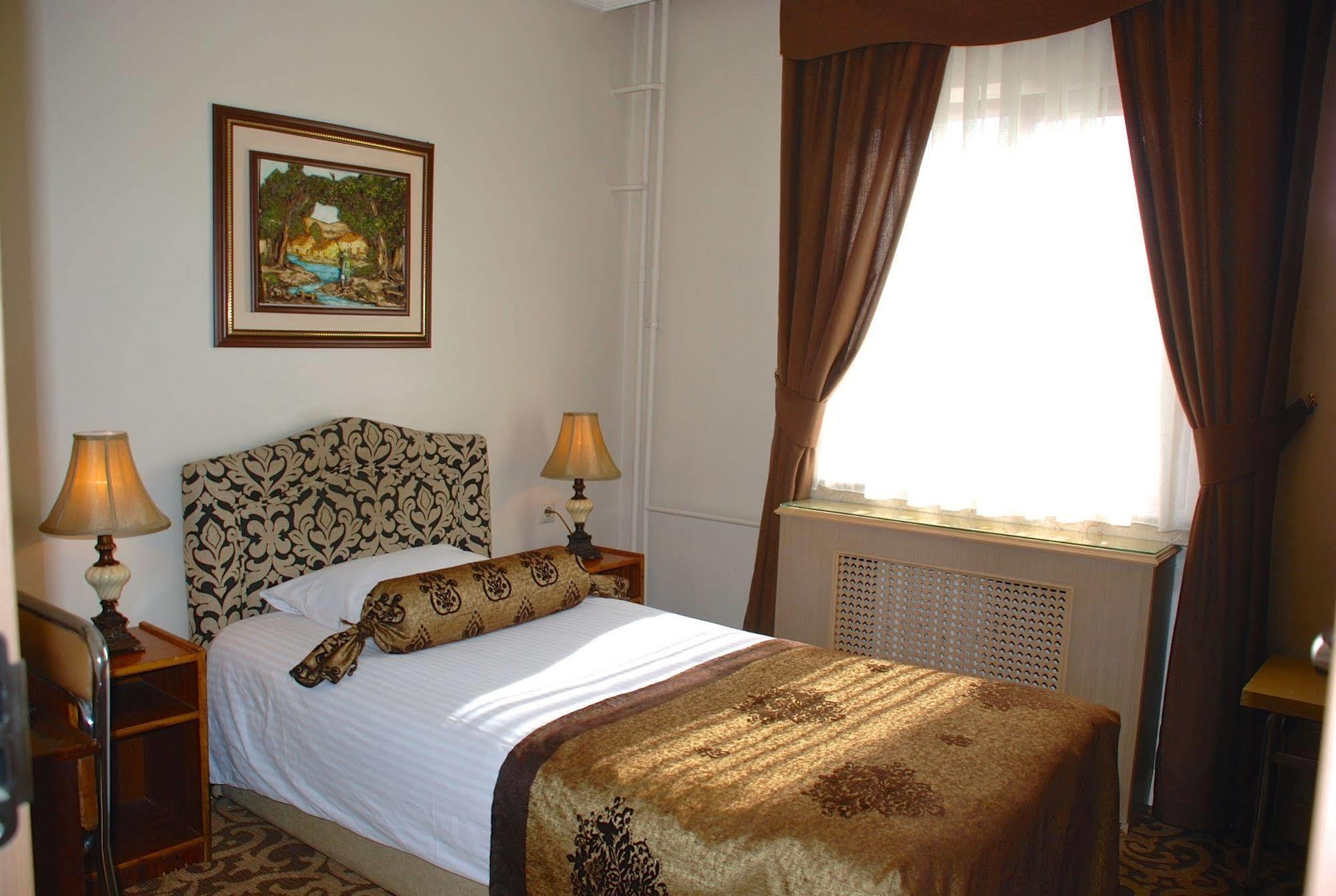 Hotel Mithat Анкара Екстериор снимка